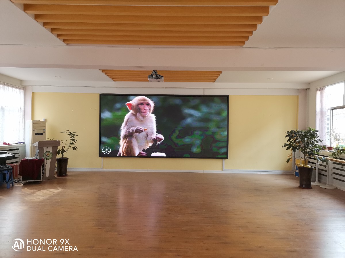 濰坊市某學(xué)校室內(nèi)全彩屏完工，抗擊疫情，做好防護(hù)！